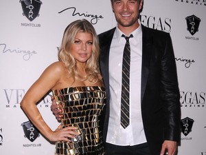 Fergie diszkógömbnek öltözött