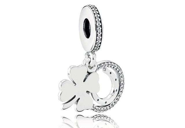 Ezüst lóherés és patkó charm PANDORA 15 500 Ft