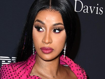Cardi B tetőtől talpig gyémántba öltözött a Grammy-gálán