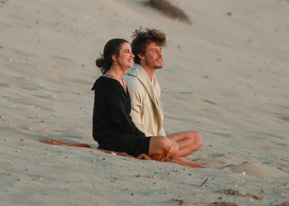 Shawn Mendes és Charlie Travers nagyon élvezik egymás társaságát