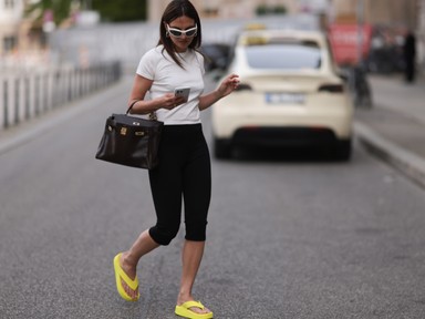 Édes bosszúval tért vissza ez az elfeledett ruhadarab: igen, a capri nadrág menőbb, mint valaha