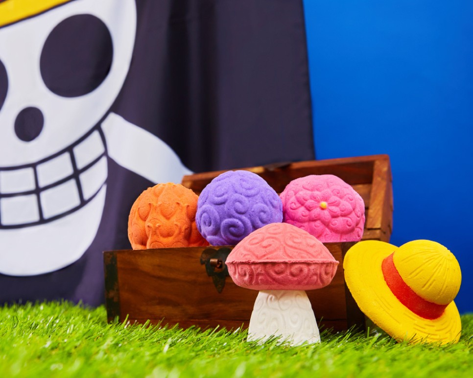 A limitált kiadású LUSH x ONE PIECE kollekciót keresd a Lush üzleteiben és webáruházában!