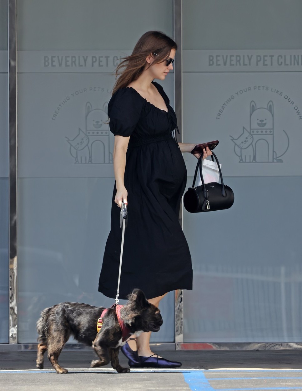 Palvin Barbara újra megvillantotta babapocakját