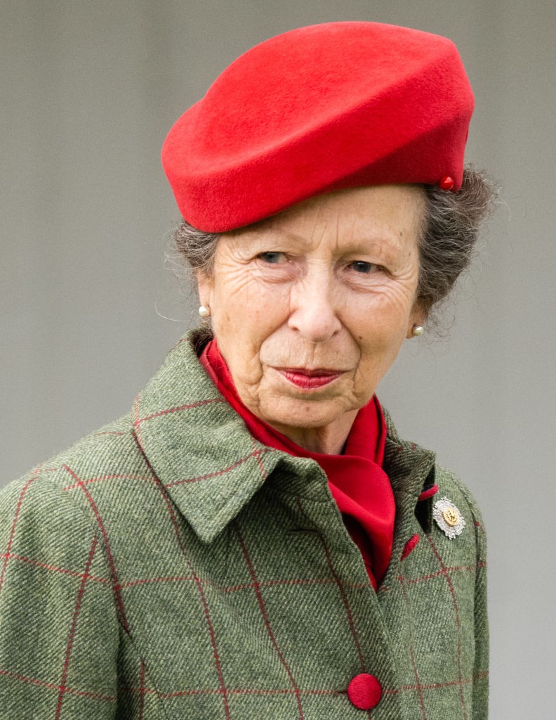 Anna hercegnő nagyon jó viszonyt ápolt édesanyjával, Erzsébet királynővel