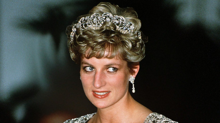 Diana hercegné a Tate Galéria centenáriumi gáláján ünnepelte 36. születésnapját 1997-ben