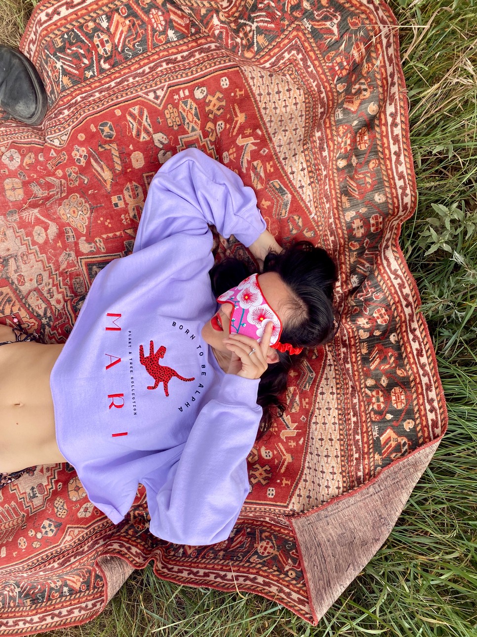 Ciklámen leggings-ek, kényelmes pamutpulcsik, szexi kimonók: Ismerd meg a MARI sportmárkát