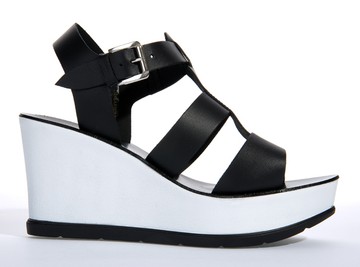 Telitalpú szandál DEVERGO 14 990 Ft