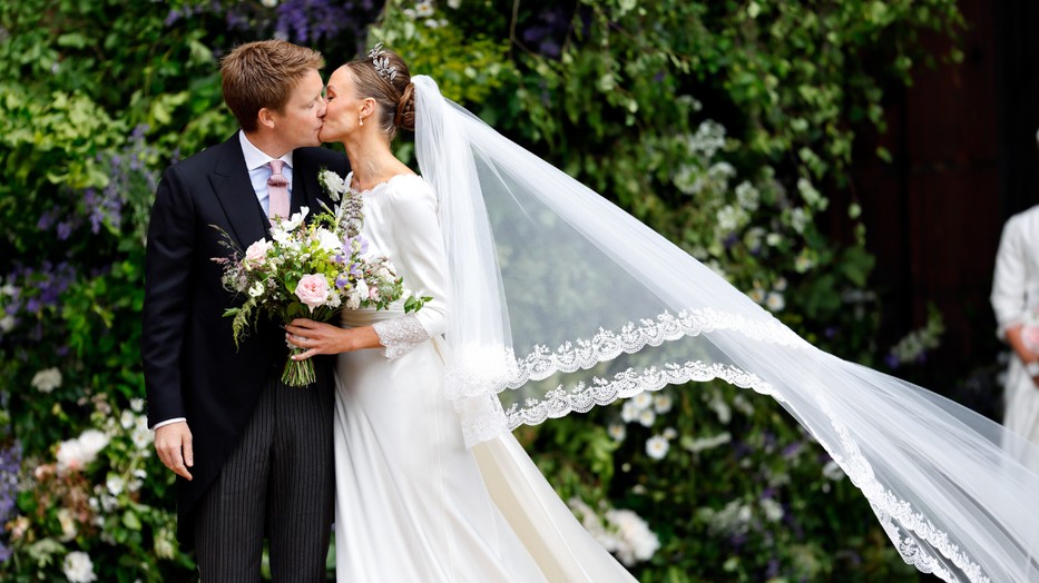 Hugh Grosvenor és Olivia Henson esküvője mesébe illő volt