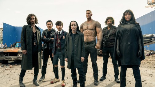 Ezek tényleg ők? Így néznek ki Az Esernyő Akadémia sztárjai a valóságban: valakire rá sem ismernél civilben