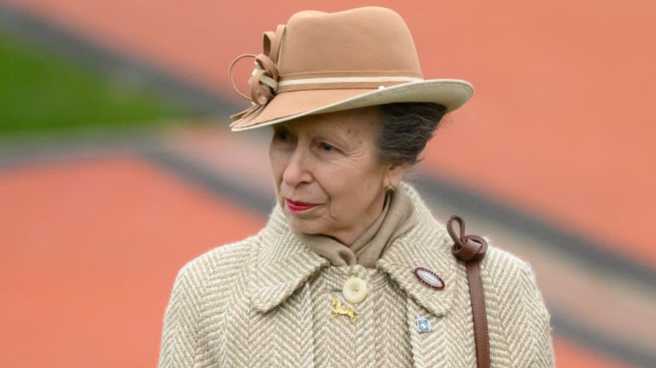 Anna hercegnő bebizonyította, hogy egy profin szabott darab sosem megy ki a divatból