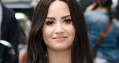 Íme Demi Lovato első fotója a túladagolása óta
