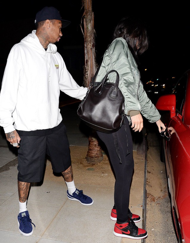 kylie jenner, tevepata, jenner, kardashian, leggings, harisnya, tyga, utcai stílus, lábai