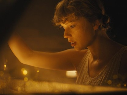 Meglepetés! Taylor Swift új albummal és saját maga által rendezett klippel örvendeztette meg a rajongóit