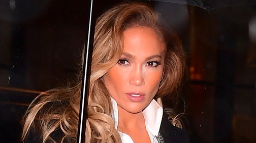 Ultradögös Jennifer Lopez szmokingban (is)