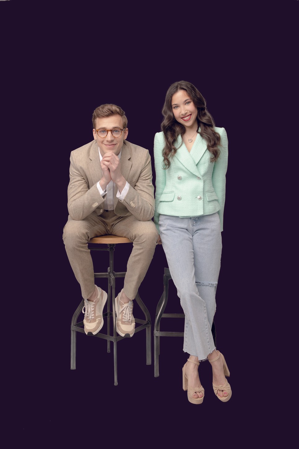 Wettstein Albert és Belayane Najoua, a márka pr-menedzsere - Stylist: Csillag Szilvia Smink: Biró Aliz Haj: Szanyi Zsuzsa; Albert: Zakó, nadrág, ing és cipő: GANT, Nazsi: Blézer és farmer ZARA Szandál MANGO