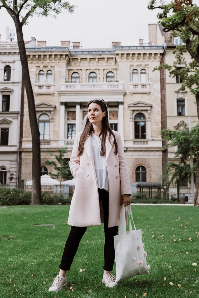 Ezt a színt viseli legszívesebben Gyergyák Móni! És nem is meglepő, hisz nagyon jól áll neki!