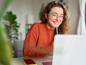 Gólya vagy gója? Töltsd ki ezt a helyesírás kvízt, hogy lásd, mennyire vagy profi