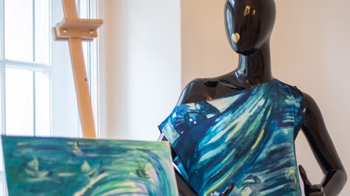 Festmények a ruhádon: avagy a viselhető természet