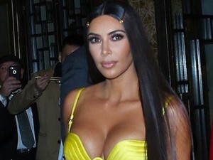 Jaj! Nagyon behúzták a fűzőt Kim Kardashian-on! Hogyan kap levegőt?