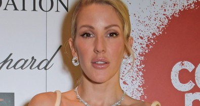 Ellie Goulding pizsamában ment partizni, mégis ő nézett ki a legjobban