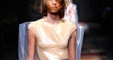 Plasztik szerelem - Egy tucat színes, vidám műanyag kiegészítő