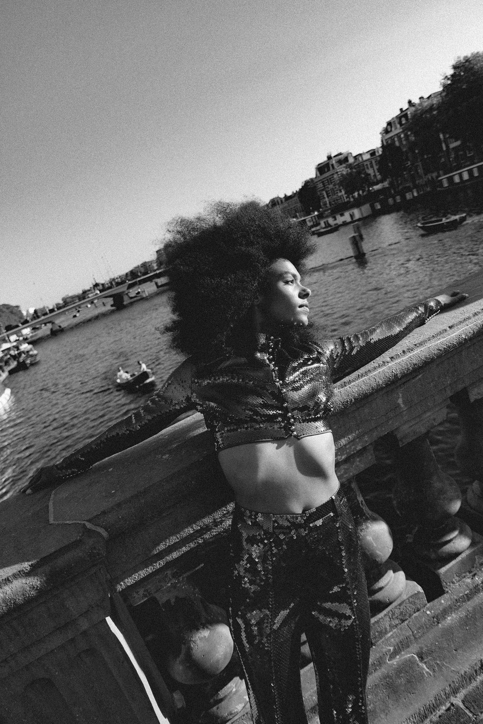 Jöhet a csilogás mesterfokon! Felső és nadrág RABANNE H&M hm.com