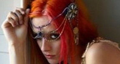 A grunge-özvegy saját kollekciója