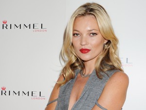 Kate Moss és a 16 éves kislánya mintha ikrek lennének