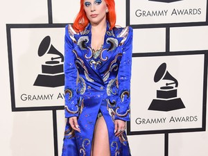 Lady Gaga David Bowie-ihlette szettben a Grammy gálán