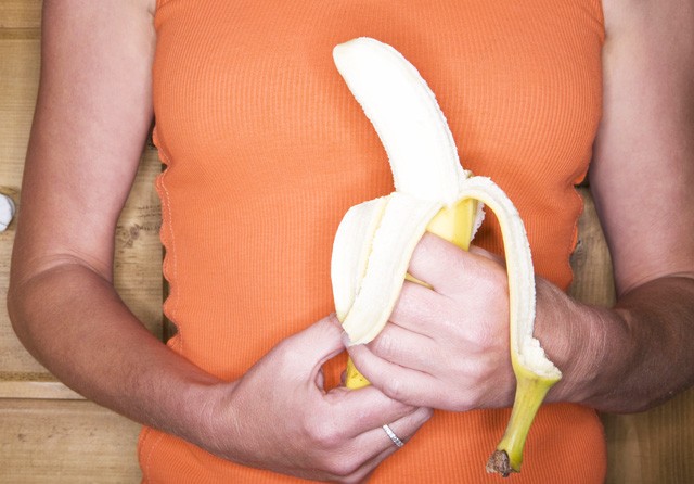 5 tipp, hogy úgy kényeztesd kézzel a partnered, hogy igazán élvezze