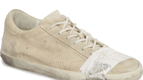 150 ezer forintért árulják ezt a szakadt cipőt az emberek pedig teljesen felháborodtak