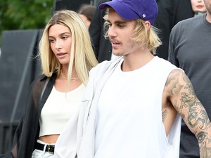 Beégett a retinánkba, ahogy Justin Bieber őrült párzási táncot lejt feleségének