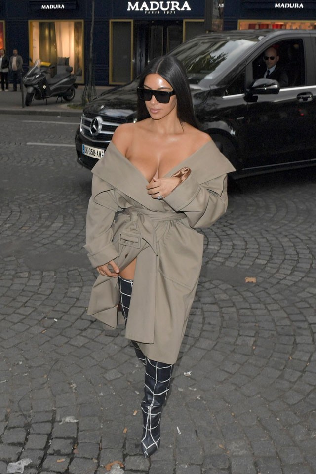 kim kardashian, párizs, divathét, kate middleton, kabátruha, meztelen