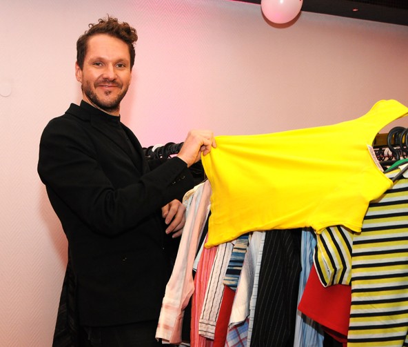 Lakatos Márk ezt a citromsárga felsőt ajánlja