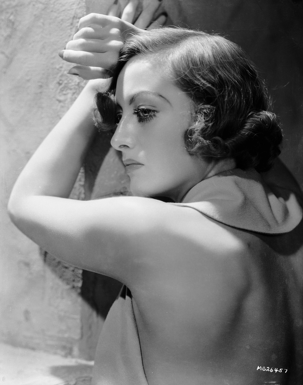  1932-re azonban már igazán trendinek számított. A képen Joan Crawford színésznő látható. 
