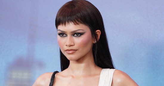 Zendaya istennőként pózolt Tom Holland mellett, különleges darabba bújt a színésznő