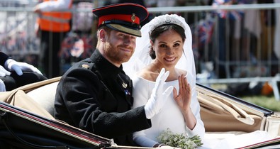 Meghan Markle mesébe illő esküvői fotókat osztott meg, 8 éve mondott igent Harry hercegnek