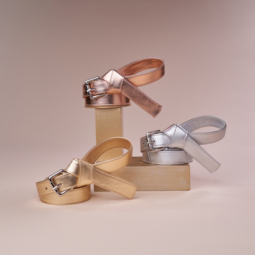 Magyarország első számú cipőtervezője, Vágó Réka, limitált karácsonyi termékeket mutat be