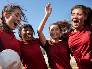 Mi köze a női focinak a klímakrízishez?