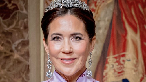 Mária dán királyné fejedelmi jelenségként tűnt fel férje, Frigyes király oldalán