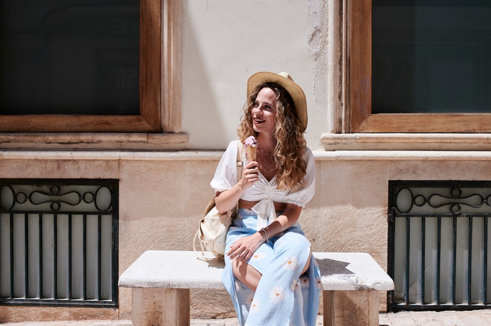 Szívesen fedezzük fel a várost nyaralás közben akkor is, ha épp nagyon meleg van, de vajon a sminkünk kibírja az egész napot?