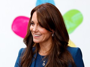 Eláll a lélegzetünk Katalin hercegné karácsonyi ruhájától