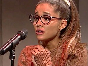 Hallanod kell, milyen tökéletesen utánozza Ariana Grande Britney Spears, Rihanna, Shakira és Whitney Houston énekhangját