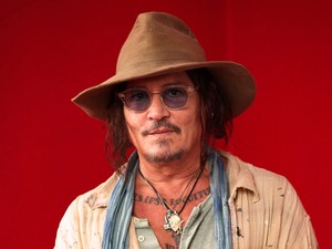 Eláll a lélegzetünk: Ő itt Johnny Depp 22 éves fia, a sármos Jack elképesztően hasonlít az édesapjára