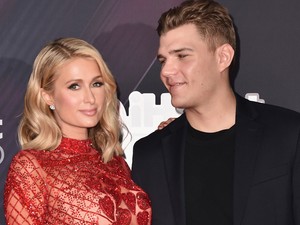 Paris Hilton elmondta, hogy miért szakított pasijával