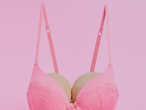 Néhány dolog, amit be kell tartanod, ha feszes melleket szeretnél