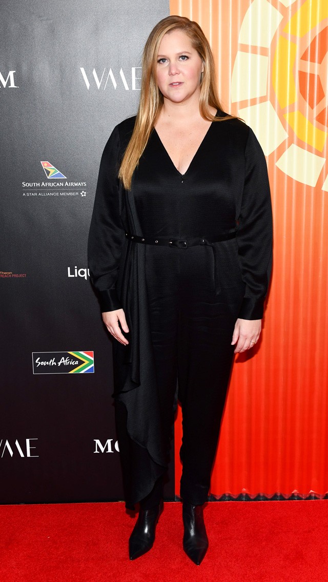 Amy Schumer először a vörös szőnyegen szülése óta: hű, de jól néz ki