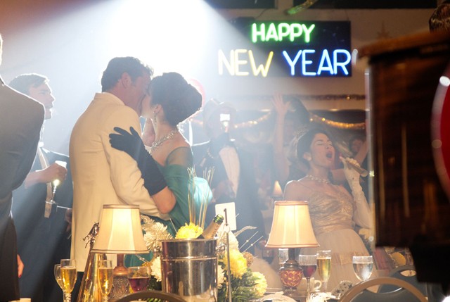 Megcsókolni egy idegent újévkor? lehet hogy szerencsét hoz!