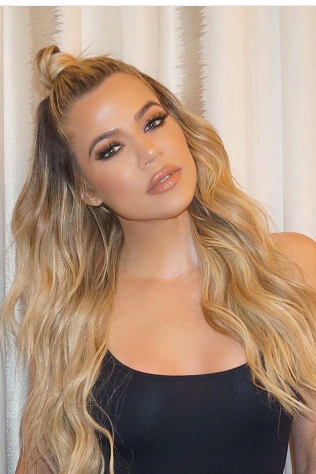 Khloé Kardashian erre a highlighterre esküszik! És mindössze 6 dollár!