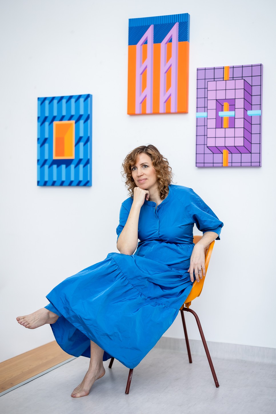 Horváth Lóczi Juditot kamaszként arra kérték a szülei, válasszon inkább polgári szakmát, így tájépítészetet tanult. Végül azonban szerelménél, a képzőművészetnél kötött ki.